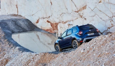 Το νέο Dacia Duster «κατακτά» το λατομείο Διονύσου (vid)
