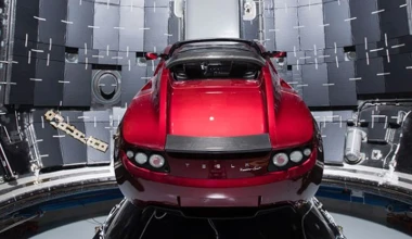 Δισεκατομμυριούχος στέλνει το Tesla Roadster στο… διάστημα