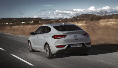 ΠΡΩΤΗ ΟΔΗΓΗΣΗ: Nέο Hyundai i30 Fastback