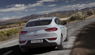 ΠΡΩΤΗ ΟΔΗΓΗΣΗ: Nέο Hyundai i30 Fastback