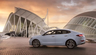 ΠΡΩΤΗ ΟΔΗΓΗΣΗ: Nέο Hyundai i30 Fastback