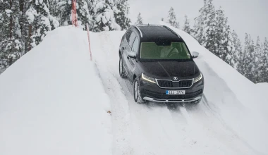 Παιχνίδια στο χιόνι με τα τετρακίνητα Skoda (vid)
