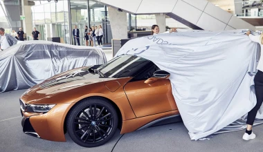 Η BMW παρέδωσε 18 i8 Roadster σε μια μέρα
