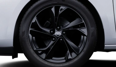 OPEL BLACK EDITION: Η γοητεία της μαύρης αντίθεσης