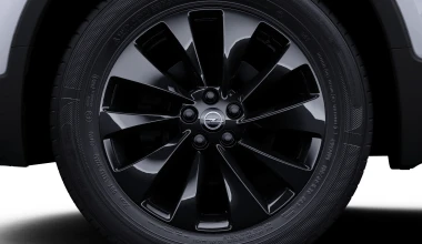 OPEL BLACK EDITION: Η γοητεία της μαύρης αντίθεσης