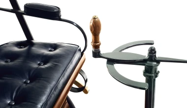 H Mercedes-Benz πουλάει το