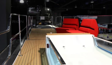 Τροχόσπιτο με ελικοδρόμιο, τζακούζι και άλλα! (video)