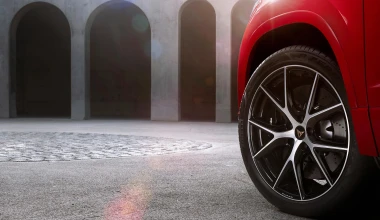 ΟΔΗΓΟΥΜΕ το CUPRA ATECA 2.0 TSI 300 PS DSG 4Drive
