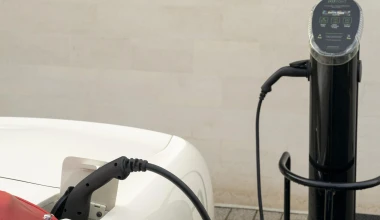 Η Aston Martin βρήκε τον τρόπο να κάνει αθάνατα τα ιστορικά αυτοκίνητα