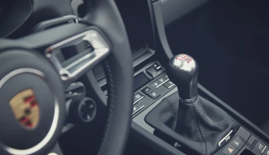 Νέες εκδόσεις με 2.0 turbo για τις Porsche Cayman και Boxster (vid)