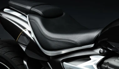 Νέες Triumph Thruxton TFC και Concept Rocket TFC