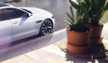 Ανανεώθηκε η Jaguar XE