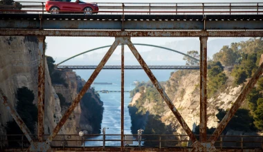 Ισθμός, ράγες τραίνου και νέο Evoque: ένας εντυπωσιακός συνδυασμός!