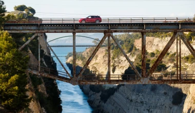 Ισθμός, ράγες τραίνου και νέο Evoque: ένας εντυπωσιακός συνδυασμός!