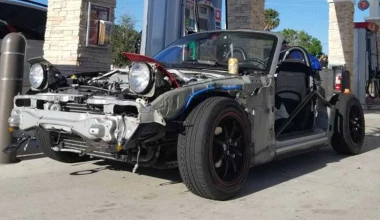 Αυτό το Mazda MX-5 δείχνει πολύ επικίνδυνο