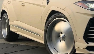 Ο Kanye West ασχημαίνει μια Lamborghini Urus (video)