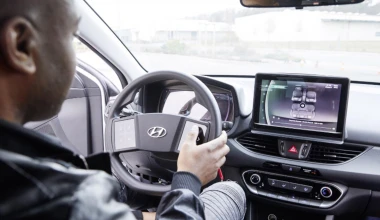 H Hyundai «επανεφεύρει» το τιμόνι (photos)