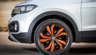 ΟΔΗΓΟΥΜΕ το νέο Volkswagen T-Cross στην Ελλάδα