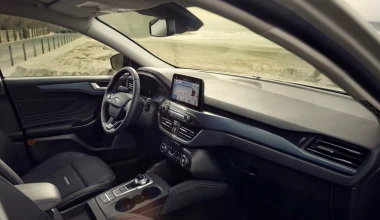 FORD FOCUS ACTIVE. Αυθόρμητα περιπετειώδες Crossover