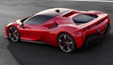 Ferrari SF90 Stradale με 1.000 «υβριδικούς» ίππους (video)