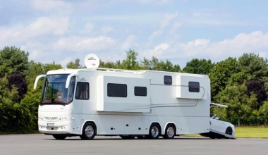 Απίστευτα τροχόσπιτα με… γκαράζ (φωτογραφίες)