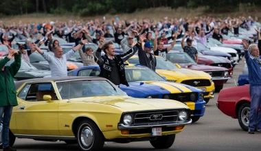 1.326 Mustang πέτυχαν νέο παγκόσμιο ρεκόρ (video)