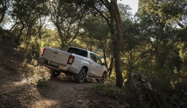 Οδηγούμε στην Ελλάδα το νέο Mitsubishi L200