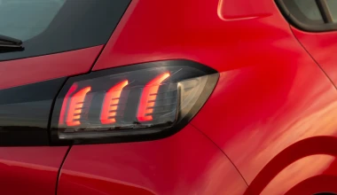 ΟΔΗΓΟΥΜΕ το νέο Peugeot 208