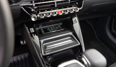 ΟΔΗΓΟΥΜΕ το νέο Peugeot 208