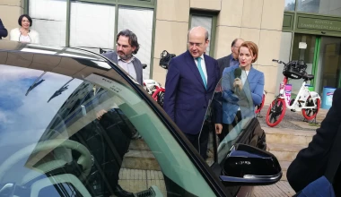 Τα πρώτα ηλεκτρικά αυτοκίνητα για το Υπουργείο Περιβάλλοντος και Ενέργειας
