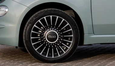 Οδηγούμε τα Fiat 500 & Panda Hybrid