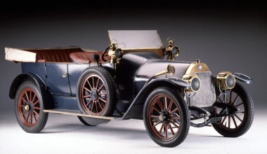 Με σπάνια κλασικά αυτοκίνητα στο Παρίσι η FCA