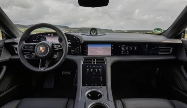 Η Porsche Taycan πήρε δύο βραβεία στο