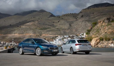 Η νέα Skoda Octavia ποζάρει στο φακό με φόντο την Κρήτη