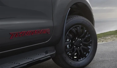 Ford Ranger Thunder: Μαύρο και άγριο (video)
