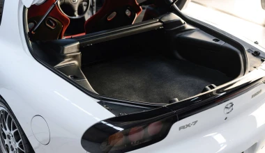 Αυτό το ονειρικό Mazda RX7 ποιος θα το πάρει;