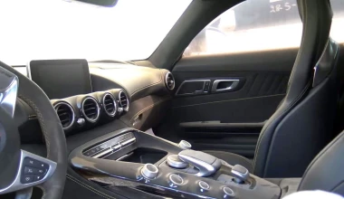 Μια μάντρα γεμάτη παρατημένα supercar και πολυτελή οχήματα (video)