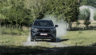 Αυτό είναι το νέο Toyota RAV4 Plug-in Hybrid, με 306 ίππους