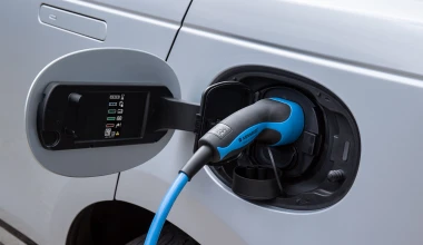 Νέο Range Rover Velar MY21 με εκδόσεις Plug-in Hybrid