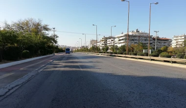 Αθήνα: Πόσο έρημη ήταν την πρώτη εργάσιμη με lockdown (Φωτογραφίες)