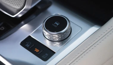 Jaguar F-Pace SVR: Με 550 ίππους! (video)