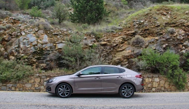 ΔΟΚΙΜΗ: Hyundai i30 Fastback 1.5T 48V Hybrid Auto - Με 160 ίππους και τιμή πρόκληση!