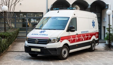 Δωρεά ασθενοφόρου στο Ε.Κ.Α.Β. από την Kosmocar