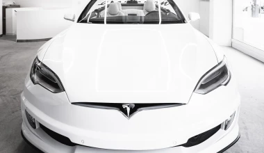 Επιτέλους… Ένα Tesla Roadster