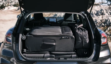 Η Τζέην, 6 βαλίτσες και το κόμπακτ SUV που τα χωράει όλα! (VIDEO)