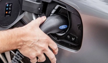 To πολυτελές τετρακίνητο SUV με τους 457 ίππους που δεν πληρώνει τέλη κυκλοφορίας!