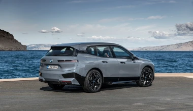 Τα ηχεία της BMW iX έχουν πραγματικά διαμάντια μέσα τους!