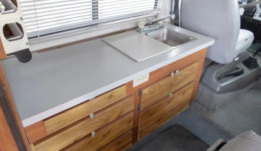 Vixen 21 TD: Τροχόσπιτο με 6κύλινδρο μοτέρ BMW και τελική ταχύτητα 160Km/h!