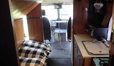 Θα έδινες 35.000 ευρώ για αυτό το αλουμινένιο vintage τροχόσπιτο; [Video]