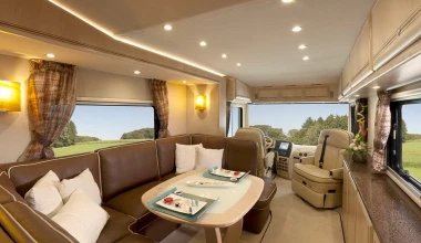 Αυτό το αυτοκινούμενο τροχόσπιτο κοστίζει 6,5 εκατομμύρια και έχει μια Bugatti στο γκαράζ του! [Video]